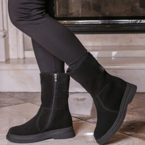 Чорні замшеві демісезонні жіночі чоботи на байці
