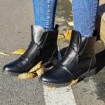 Чорні шкіряні зимові жіночі черевики з хутром