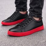 Чорні шкіряні чоловічі кросівки